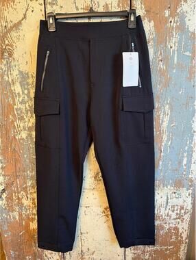 Athleta Women's Endless High Rise Cargo Pants, NWT size 4